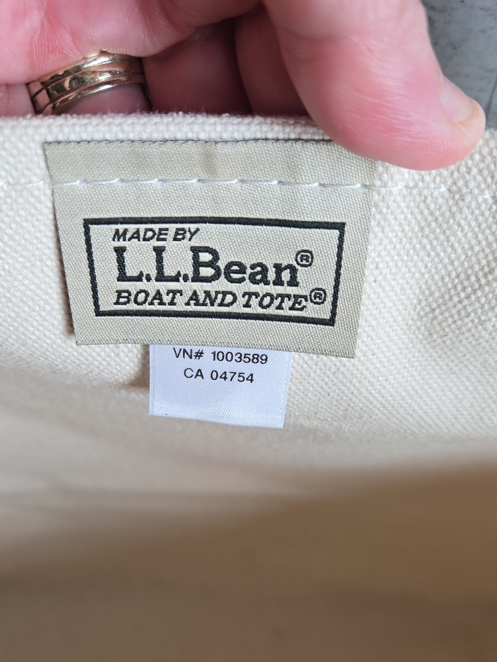 L.L. Bean Boat and Tote featuring an Acadia National Park logo Limited Edition - Picture 6 of 13